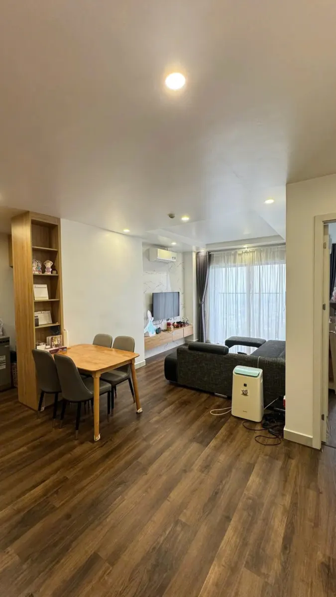 Không gian chung sàn gỗ căn hộ 74 m² The Minato Residence