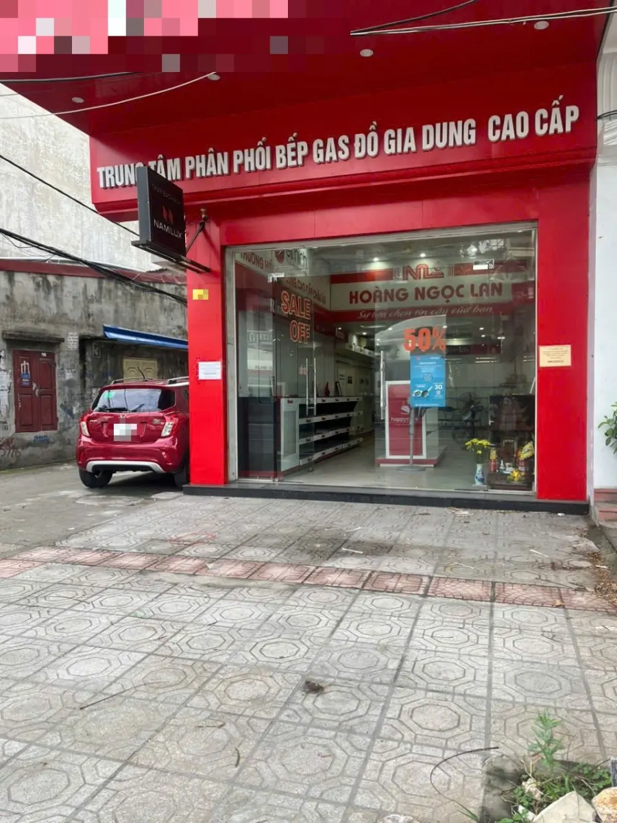 Mặt tiền nhà cho thuê đường Nguyễn Văn Linh, cửa kính lớn, vỉa hè rộng