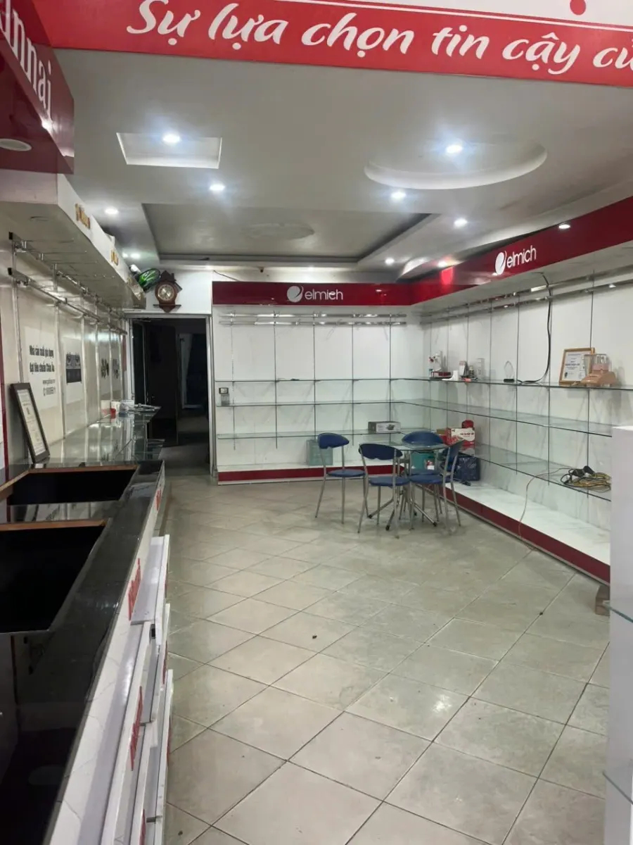 Không gian tầng 1 phù hợp làm showroom, cửa hàng, Nguyễn Văn Linh